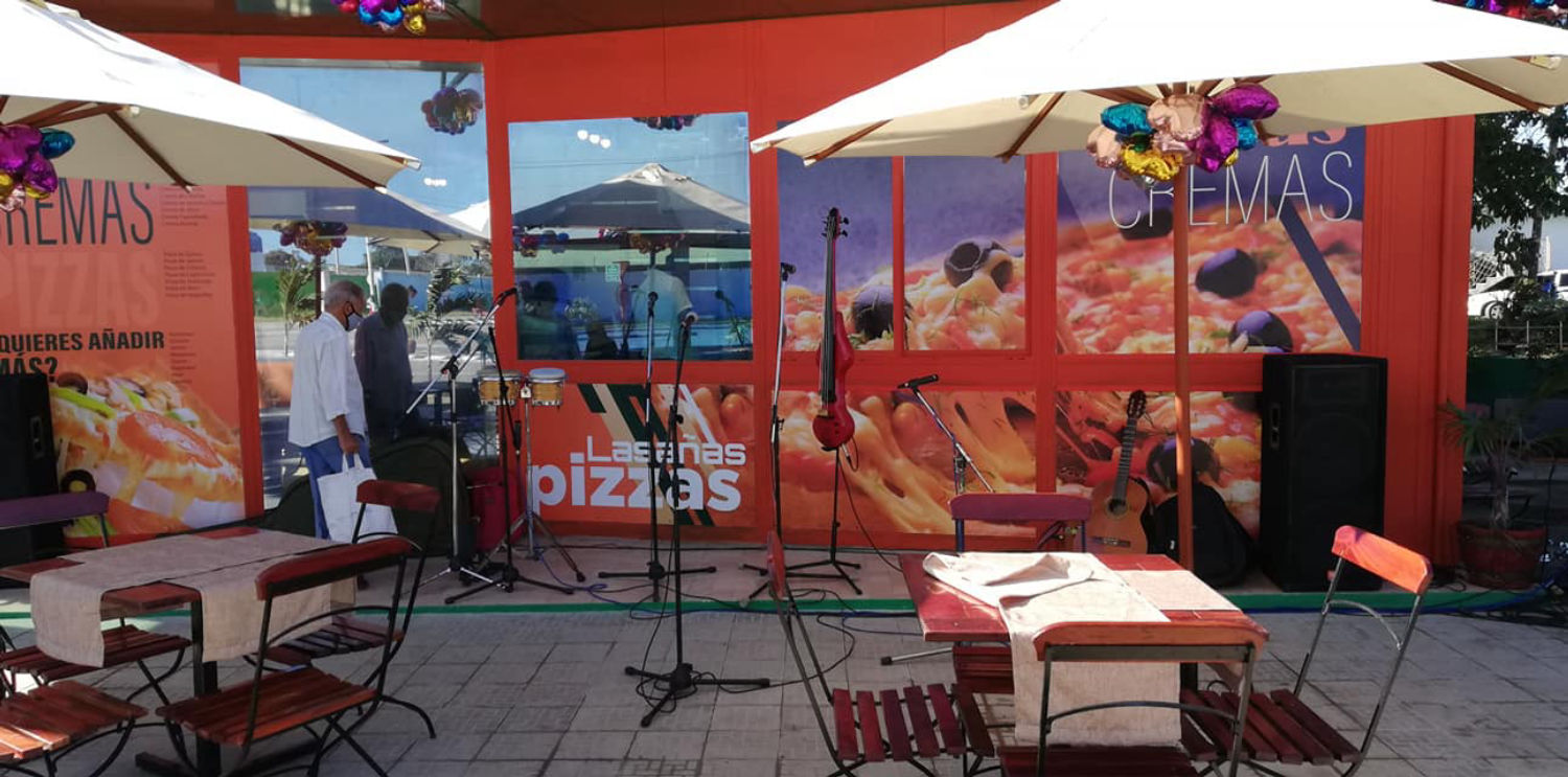 Dinos Pizza